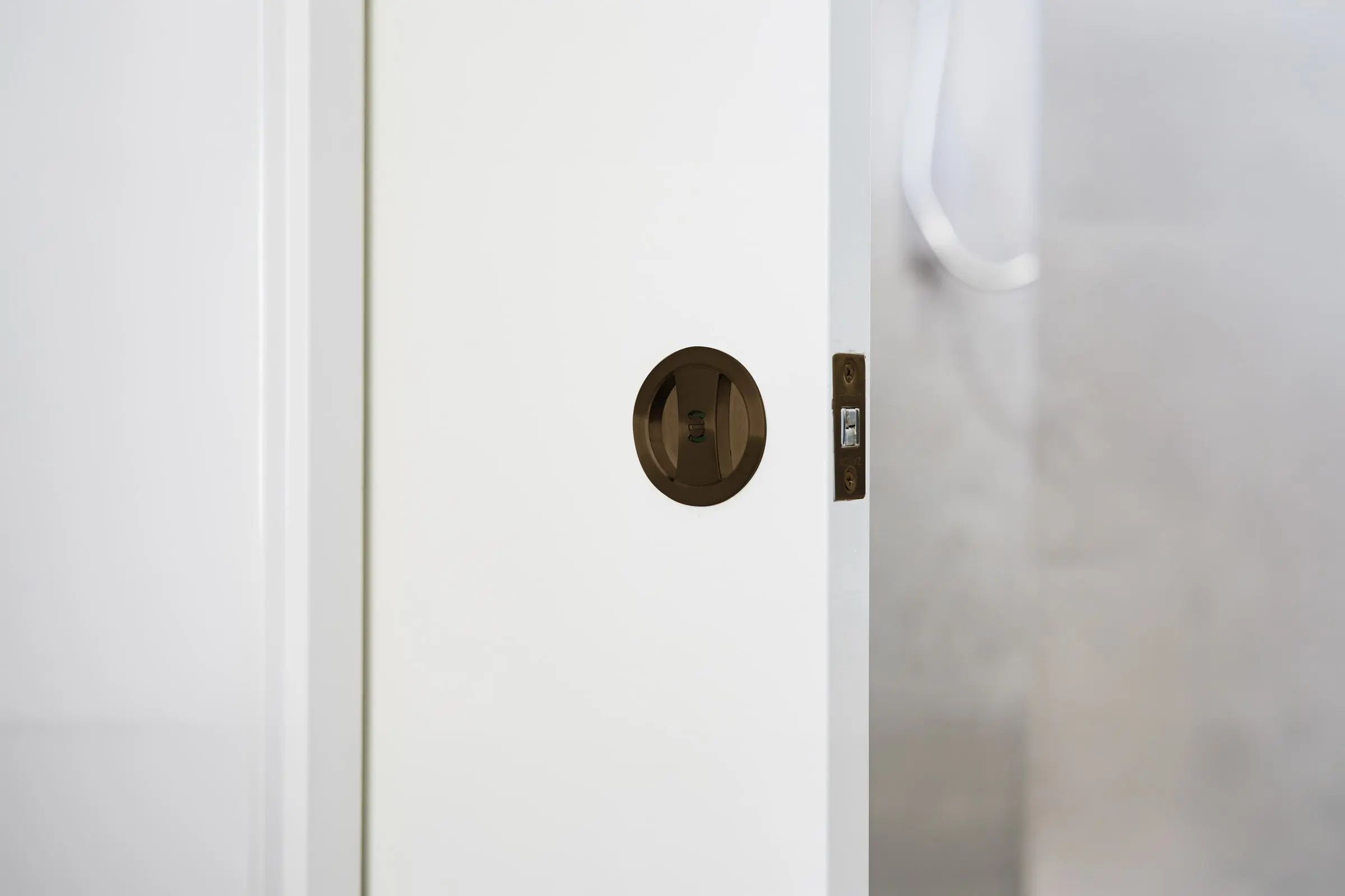 Round privacy set, Ember Bronze, Hume Doors & Timber and Zanda range supplied by Integrity